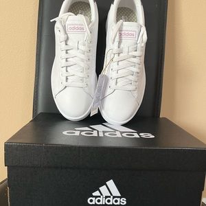 NWT Adidas Advantage cloud foam  athletic/tennis/walking shoes